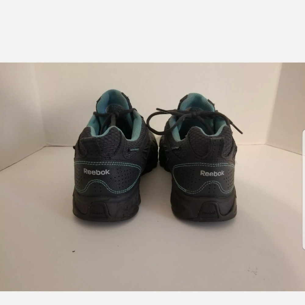 Women's Reebok's Size 10! - Picture 11 of 12